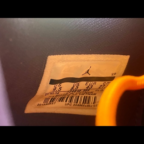 Jordan 9.5 Men shoes lightly used - Picture 5 of 6